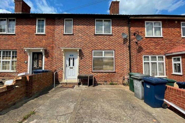 Studio To Rent In Abbots Road, Burnt Oak, Edgware, HA8