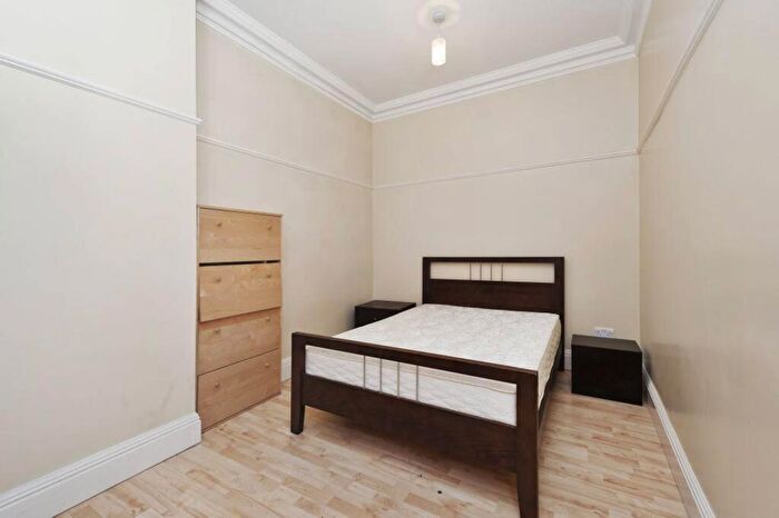 1 Bedroom Flat To Rent In Riga Mews, Aldgate, London, E1