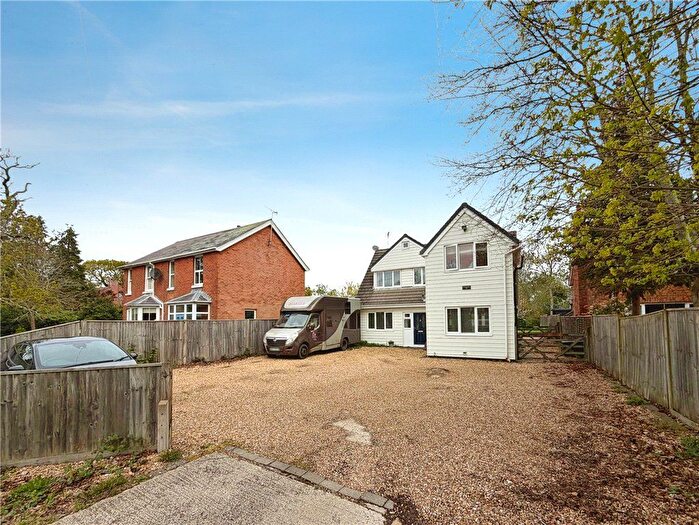 4 Bedroom Detached House For Sale In Botley Road, Romsey, Hampshire, SO51