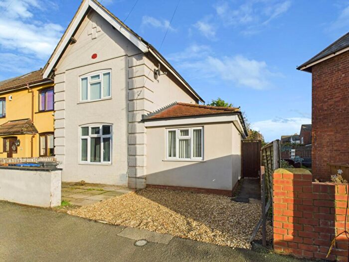 4 Bedroom End Of Terrace House For Sale In Nursery Lane, Northampton, Northamptonshire, NN2