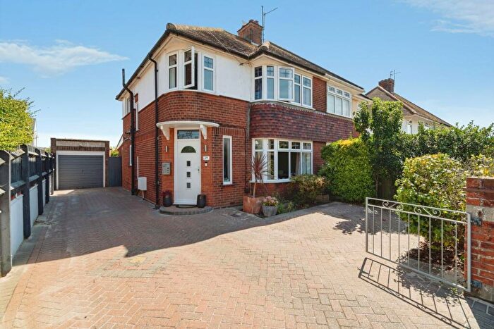 3 Bedroom Semi-Detached House For Sale In Victoria Road, Gorleston, Great Yarmouth, NR31