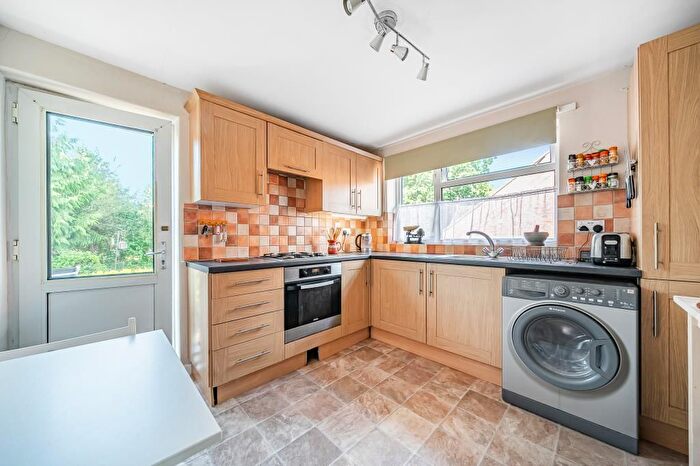 2 Bedroom Bungalow For Sale In Tiddington, Thame, Oxfordshire, OX9