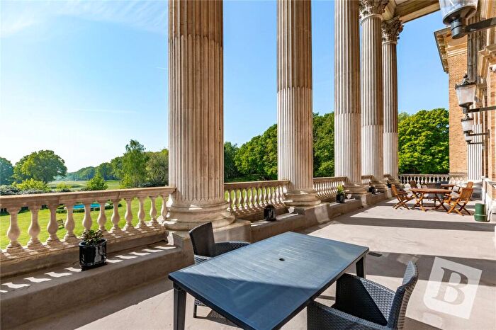 2 Bedroom Apartment For Sale In Thorndon Park, Ingrave, Brentwood, Essex, CM13