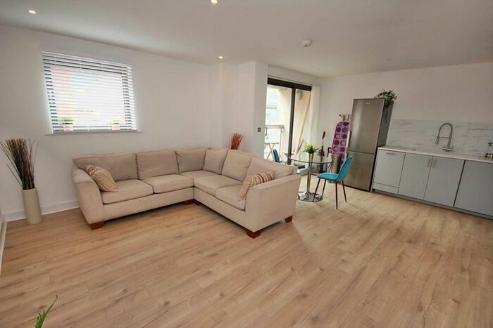 1 Bedroom Flat To Rent In Chapel Street, Manchester, M3