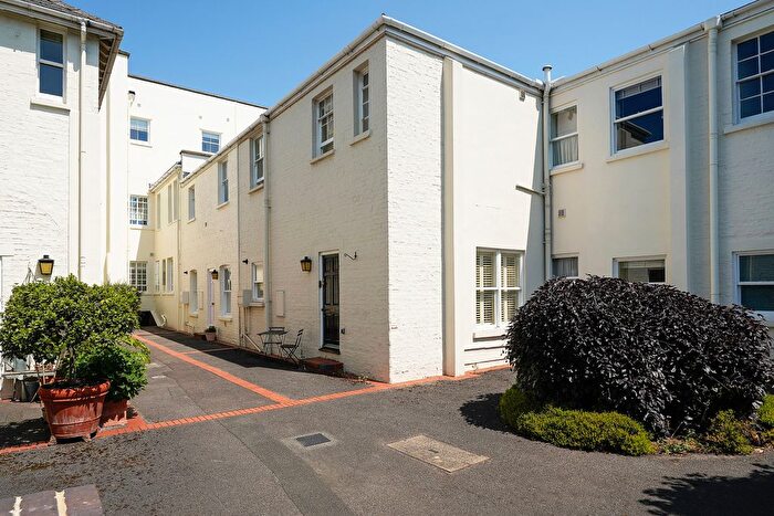 2 Bedroom Flat For Sale In Suffolk Square, Cheltenham, GL50