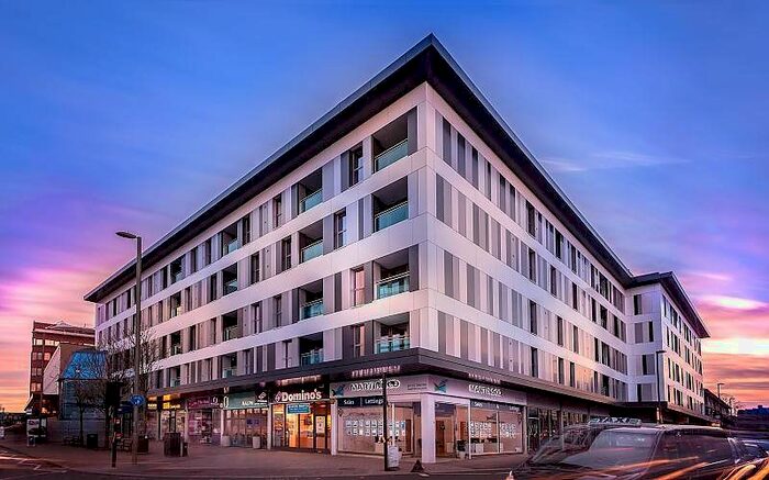 1 Bedroom Flat To Rent In High Street, Redhill, RH1