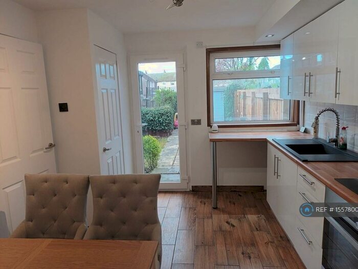 3 Bedroom Terraced House To Rent In Balunie Avenue, Dundee, DD4