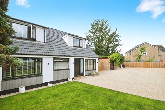 4 Bedroom Semi-detached House For Sale In Shaw Villas, Guiseley, Leeds, LS20