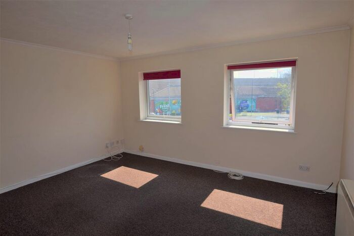 1 Bedroom Flat To Rent In High Road, Pitsea, Basildon, SS13