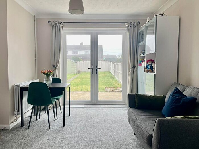 3 Bedroom Terraced House For Sale In The Rowlands, Biggleswade, SG18