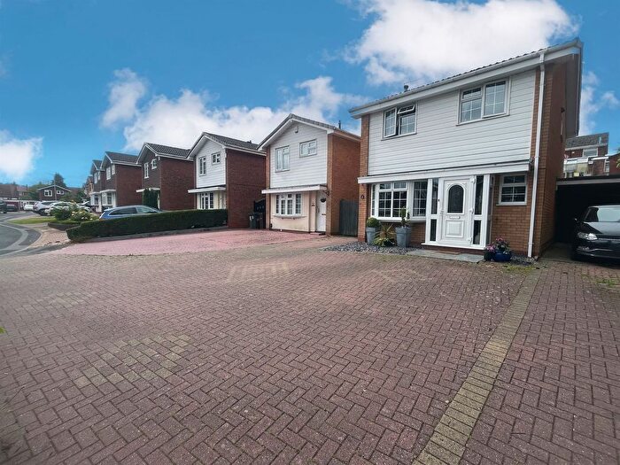 3 Bedroom Detached House For Sale In Gamesfield Green, Merridale, Wolverhampton, WV3
