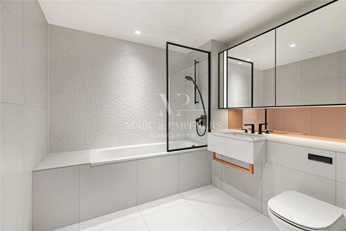 2 Bedroom Apartment To Rent In Marsh Wall, Aspen, Canary Wharf, London, E14