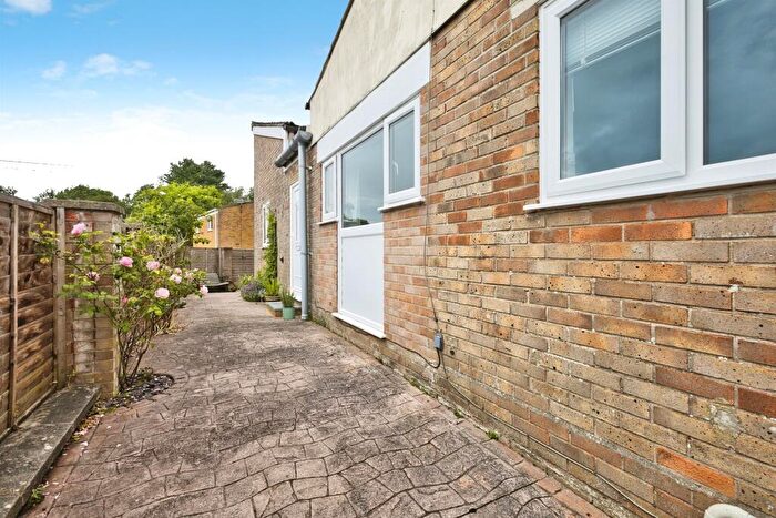 4 Bedroom Bungalow For Sale In Abbots Way, Yeovil, BA21