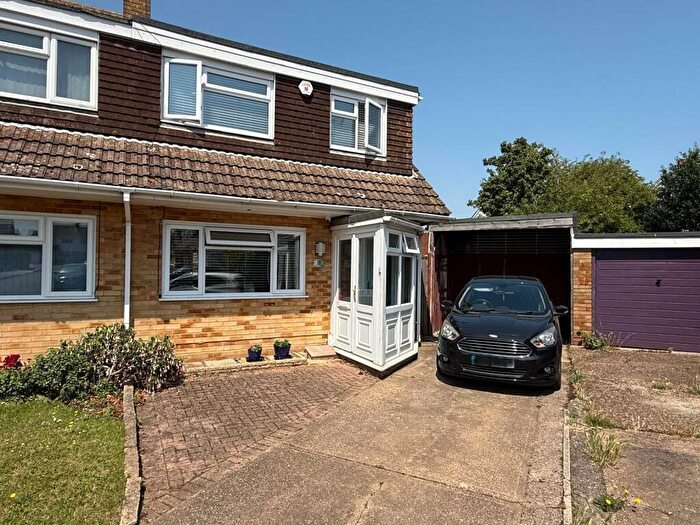 3 Bedroom Semi Detached House For Sale In The Maples, Broadstairs, CT10