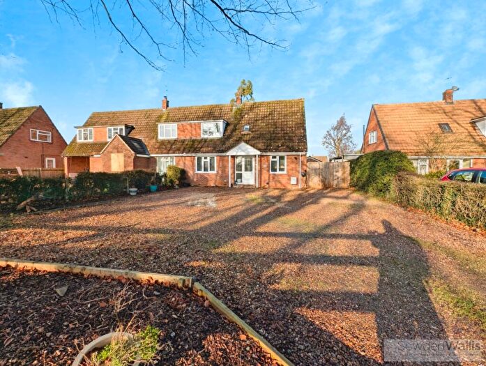 3 Bedroom Semi Detached House For Sale In Balk Road, Ryhall, PE9