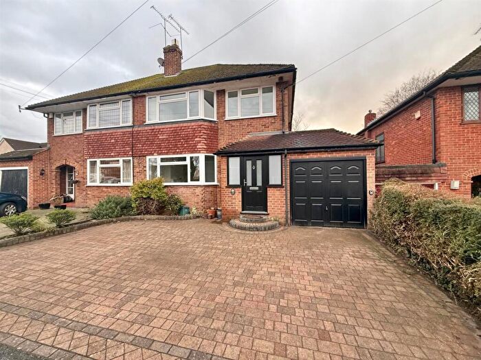 3 Bedroom Semi-Detached House To Rent In Rochford Avenue, Shenfield, Brentwood, CM15