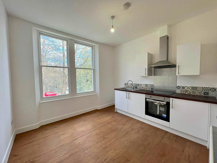 1 Bedroom Flat To Rent In Kingston Road, Teddington, TW11