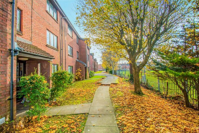 2 Bedroom Flat To Rent In Harlequin Court, Roath, Cardiff, CF24