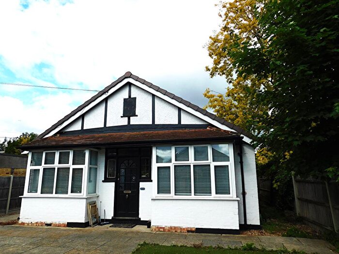 2 Bedroom Bungalow To Rent In Vicarage Road, Sunbury-On-Thames, TW16