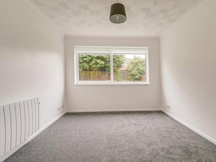 1 Bedroom Flat To Rent In Windsor Court, Windsor Way, Polegate, BN26