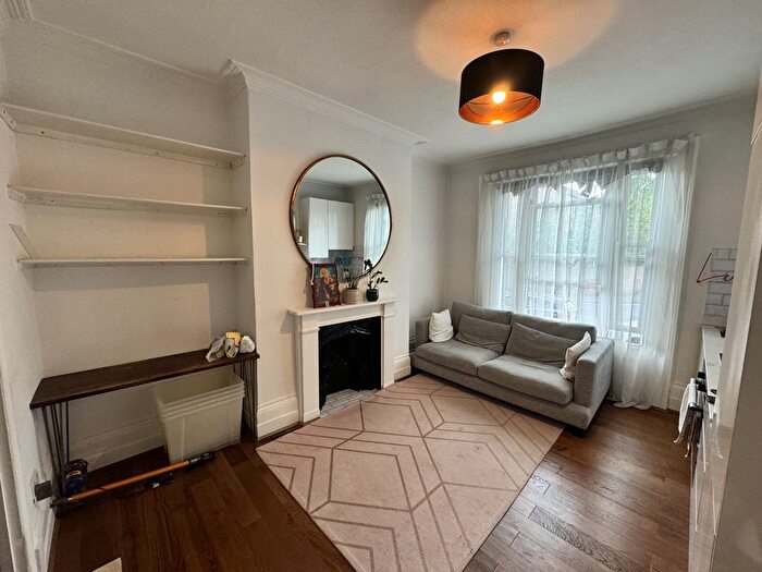 Studio To Rent In Arragon Road, Twickenham, Greater London, TW1