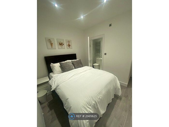 3 Bedroom Flat To Rent In Village Way East, Harrow, HA2