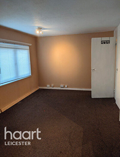 Apartment For Sale In Falmouth Road, Leicester, LE5