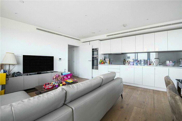 2 Bedroom Apartment To Rent In Lombard Road, London, SW11