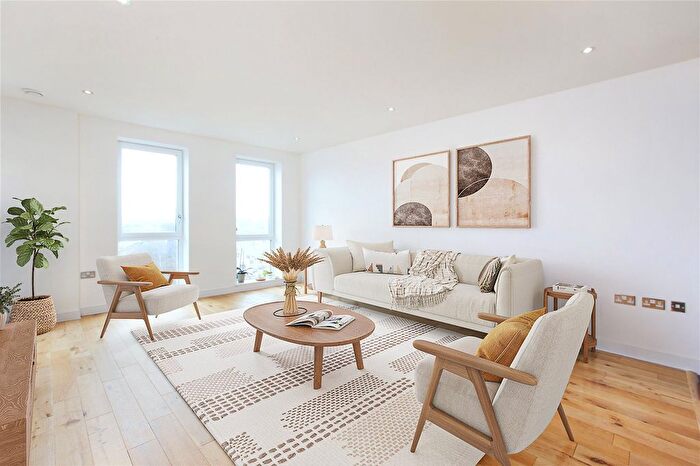 1 Bedroom Flat For Sale In Eltringham Street, Battersea Park, SW18