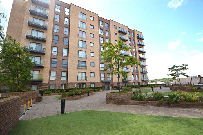 2 Bedroom Flat For Sale In Stirling Drive, Luton, Bedfordshire, LU2