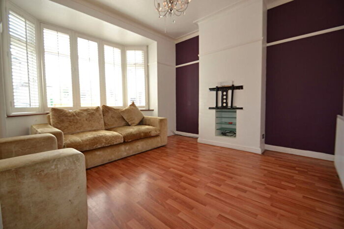 4 Bedroom Terraced House To Rent In Quebec Road, Ilford, IG2