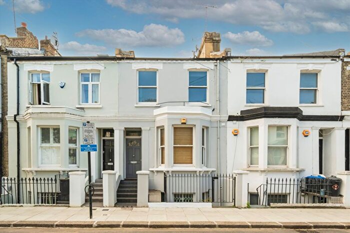 2 Bedroom Flat To Rent In Tadmor Street, Shepherds Bush, W12