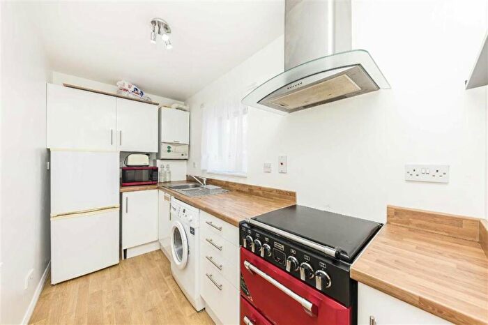 1 Bedroom Flat To Rent In Briant Street, New Cross, SE14
