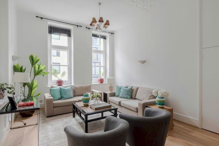 3 Bedroom Flat To Rent In Bolsover Street, London, W1W