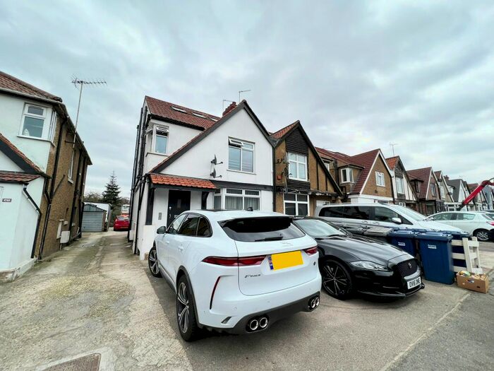 1 Bedroom Flat To Rent In Great North Way, London, NW4