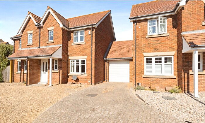 3 Bedroom Semi-detached House For Sale In Harding Close, Selsey, Chichester, West Sussex, PO20