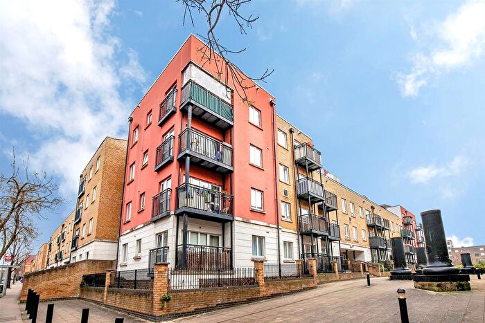 1 Bedroom Flat To Rent In Horseley Court, Mile End, E1