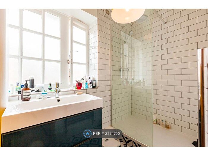 1 Bedroom Flat To Rent In Portpool Lane, London, EC1N