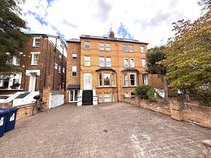 3 Bedroom Flat To Rent In Grange Park, London, W5