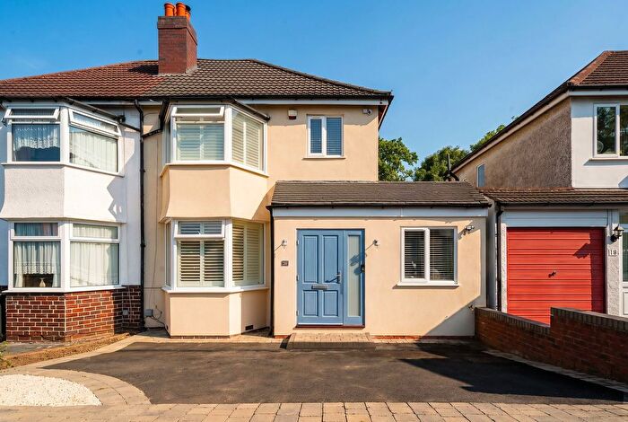 3 Bedroom Semi-Detached House For Sale In Fallowfield Avenue, Hall Green, B28