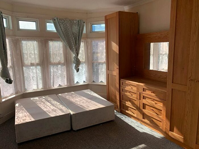 5 Bedroom Semi-Detached House To Rent In Downend Road, Bristol, BS16