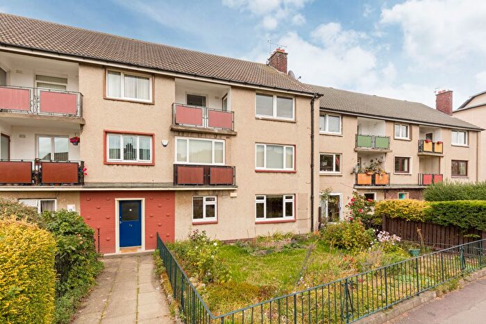 2 Bedroom Flat For Sale In / Redhall Crescent, Edinburgh, EH14