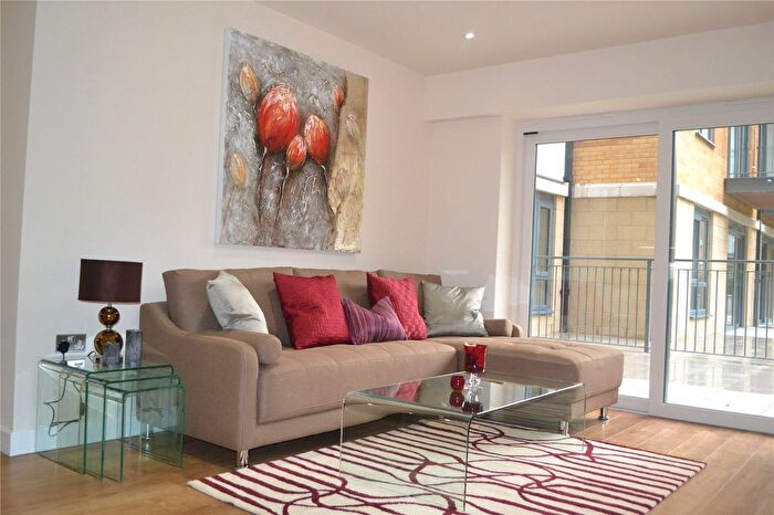 2 Bedroom Flat To Rent In Boulevard Drive, London, NW9