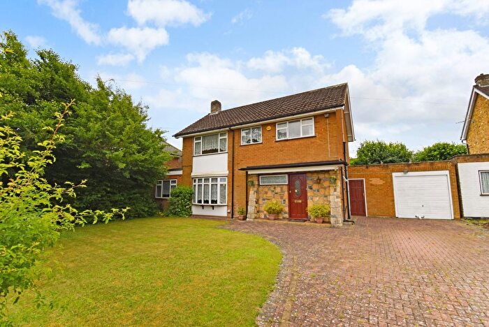 3 Bedroom Detached House For Sale In The Fairway, Burnham, Buckinghamshire, SL1