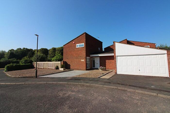 3 Bedroom Detached House For Sale In Portmarnock Close, Bletchley, Milton Keynes, Buckinghamshire, MK3
