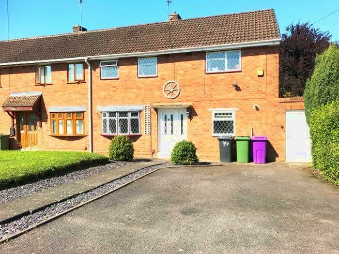 3 Bedroom Semi-Detached House To Rent In Kemberton Road, Wolverhampton WV3