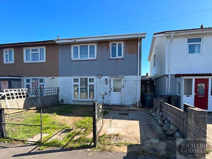 3 Bedroom Semi-Detached House For Sale In Christchurch, BH23