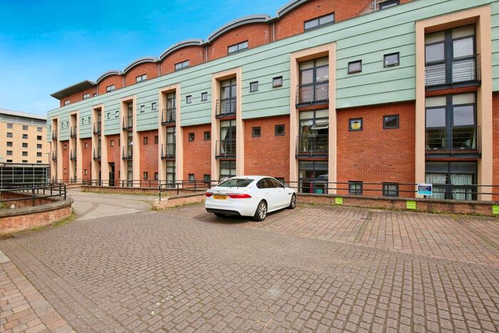 2 Bedroom Flat For Sale In Curzon Place, Gateshead, NE8