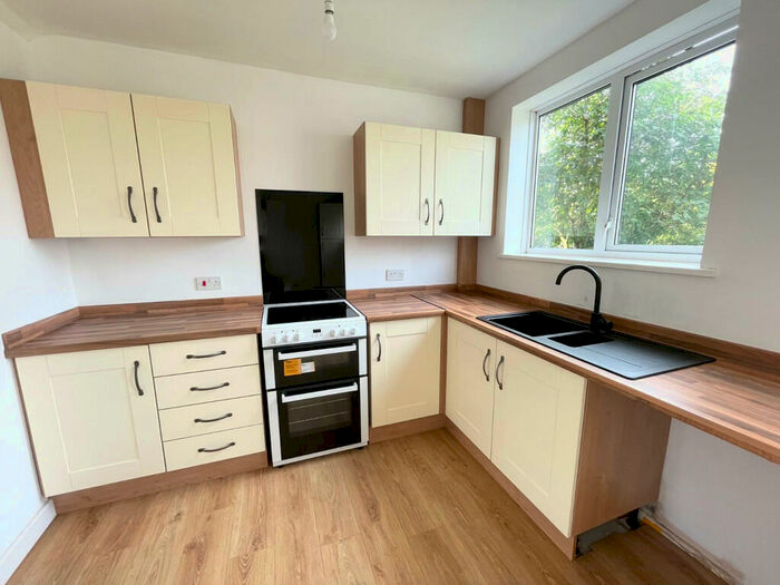 3 Bedroom End Of Terrace House To Rent In Church Lane, Bessacarr, DN4