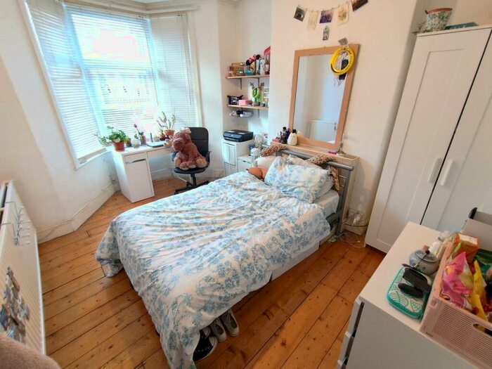 4 Bedroom House To Rent In Brithdir Street, Cathays, Cardiff, CF24